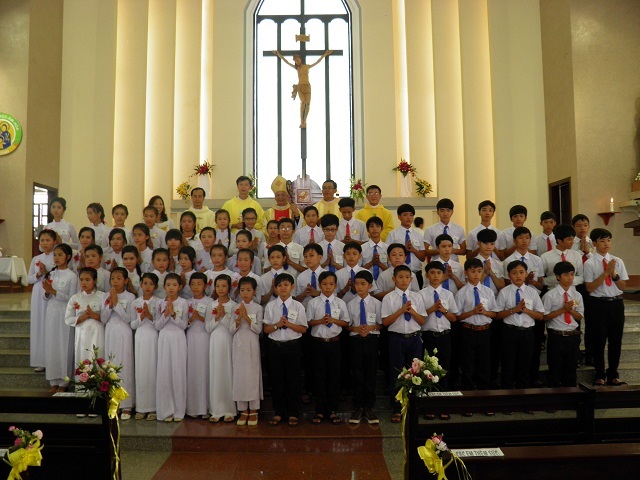 Lễ Thêm Sức tại Giáo xứ Hưng Văn – Phú Quốc