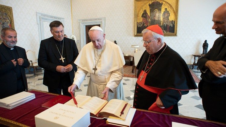 Bản thảo Sách Lễ mới của HĐGM Ý được trình cho ĐTC