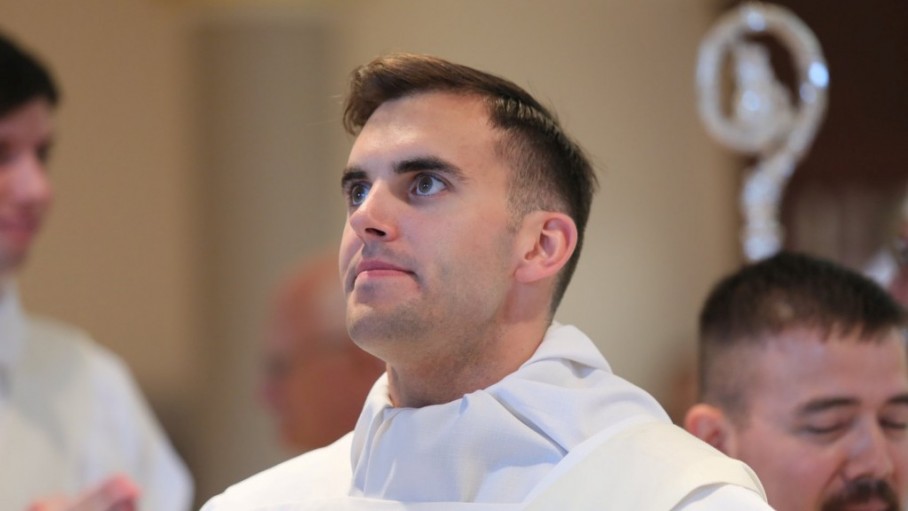 Thêm một linh mục tại Mỹ khám phá mình được rửa tội bất thành
