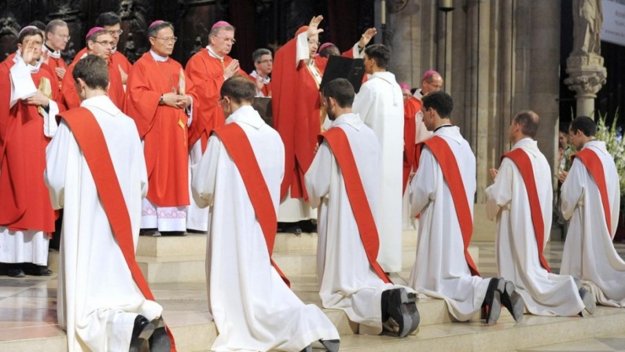 Năm nay Giáo hội Công giáo tại Pháp có 130 tân linh mục