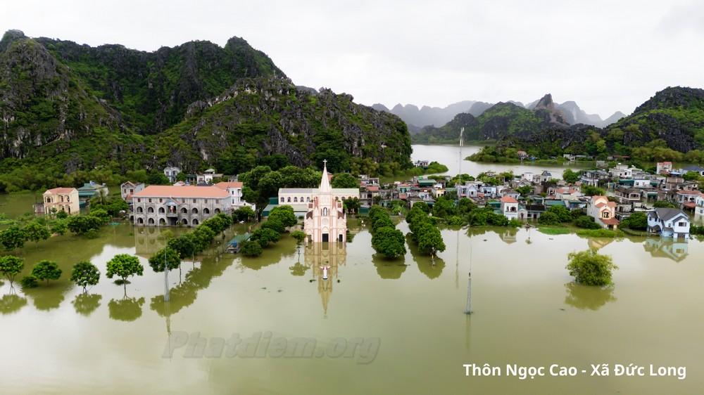 Thăm vùng lũ ở Gia Viễn và Nho Quan